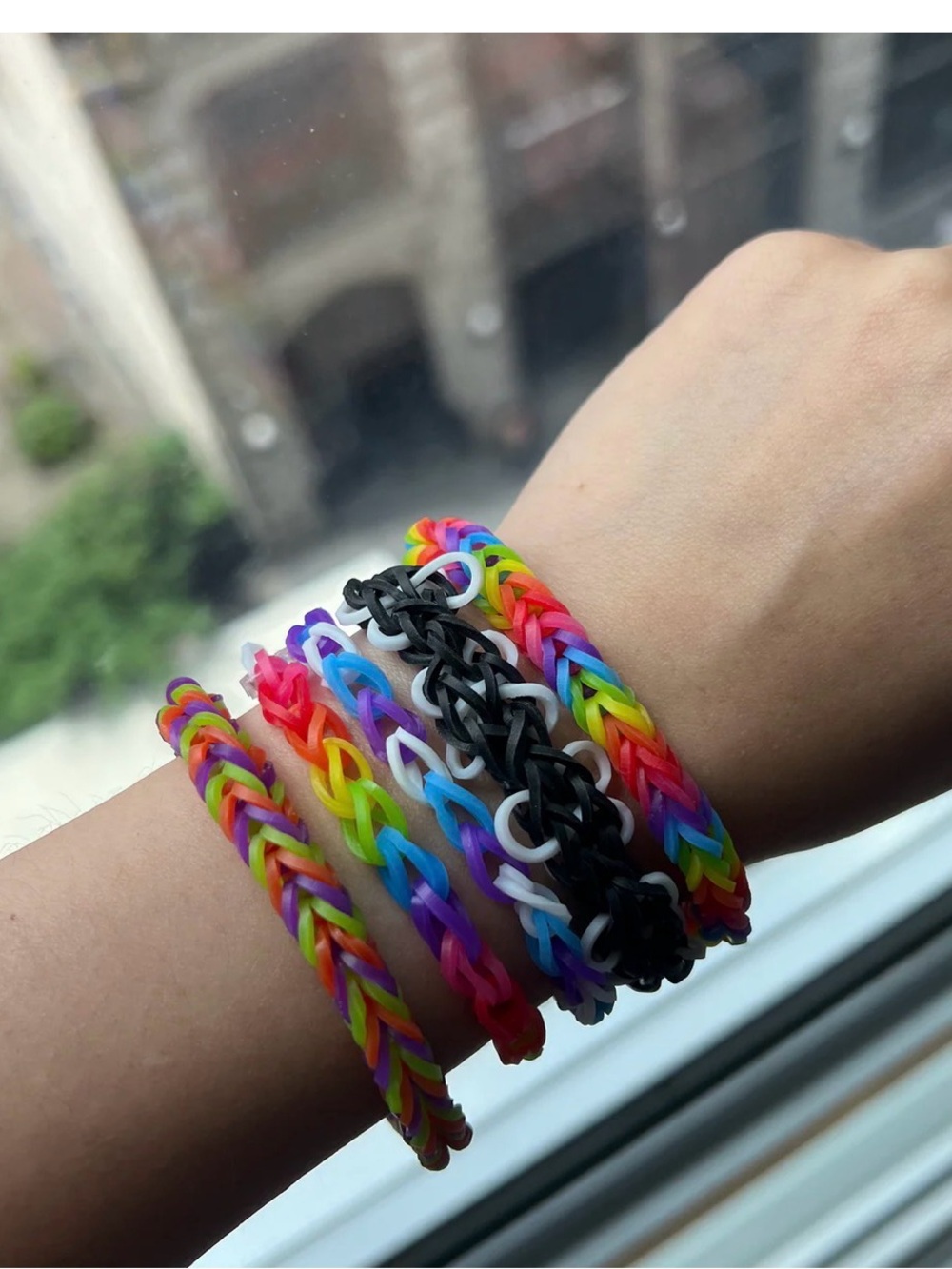 Rainbow Loom Friendship Bracelet Kit * Storage Case * Bands Clips Weaving Tools